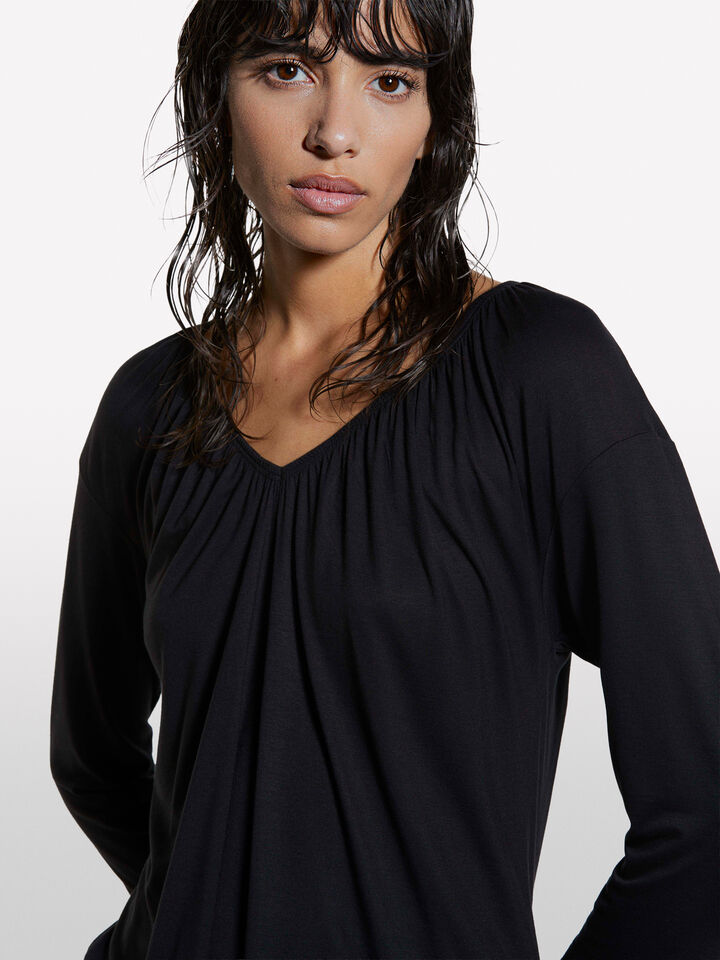 Black t-shirt with curl - women's long sleeve t-shirts - Black | Sisley image number 4